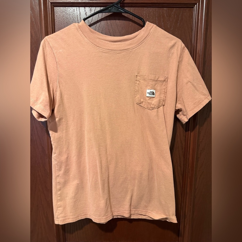 size M North Face top